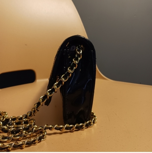 Fashion Design Like Chanel Black Patent Leather Quilted Crossbody Bag - Picture 8 of 16